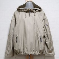 ベージュWファスナージャンパー