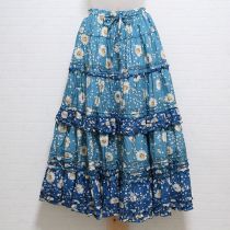 ブルー雛菊コサージュ柄スカート