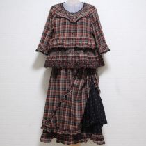 黒系チェックピコフリルブラウス&スカート