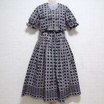 紺アンティーク小花ワンピース