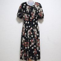 黒ブーケプリントポリワンピース