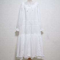 白ロゴ刺繍レイヤー風ローンワンピース