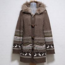 カーキファー付きうさぎ編込みコート