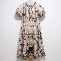 ベージュリボンプリントワンピース