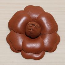 茶カメリアレザーコサージュ