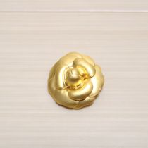 ゴールドカメリアブローチ