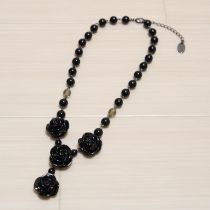 黒薔薇モチーフネックレス