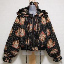 黒花かごプリントフード付きブルゾン