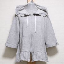 グレーフリル使いガーゼ起毛パーカー