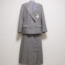 黒×白くちなし刺繍ギンガムテーラードジャケットスーツ