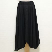 黒イレギュラーヘムウールスカート