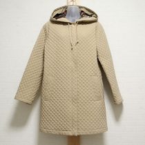 ベージュ薔薇リースライナー付きキルティングコート