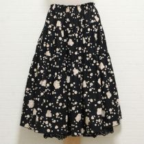 黒小さな白い花エンブロイダリーレース使いスカート