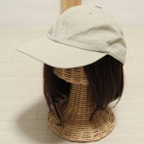 ベージュロゴ刺繍キャップ