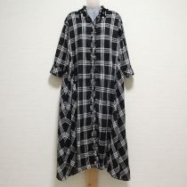黒モチーフ付きチェックローンワンピ-ス