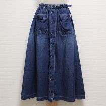 青ベルト付きデニムスカート