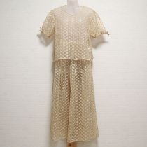 ベージュ系フラワー刺繍オーガンジーブラウス&スカート