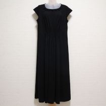 黒花モチーフウエストタックカットソーワンピース