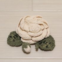生成薔薇ニットコサージュ
