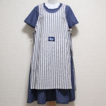 ブルーエプロン付きワンピース