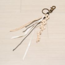 ベージュ系リボン&ブレードキーホルダー