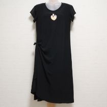 黒香水瓶刺繍たくし上げワンピース