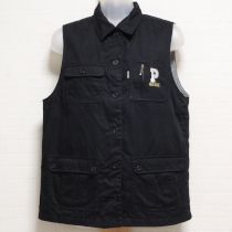 黒ロゴ刺繍ベスト