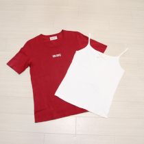 赤ロゴプリントTシャツ&キャミソール
