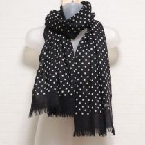 黒ドット柄ストール