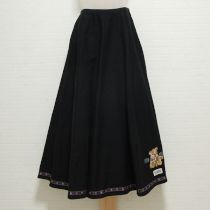 黒宝石くま刺繍フレアースカート【L】