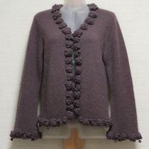 パープル花モチーフ付きアンゴラブレンドカーディガン