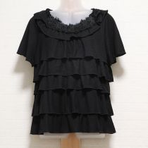 黒モチーフ付き段々フリルカットソー【11号】