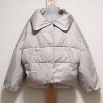 グレージュポケッタブルダウンジャケット