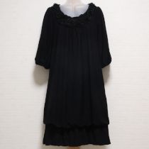 黒薔薇モチーフ使いバルーンワンピース