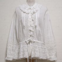 白クロス刺繍入りオーバーブラウス
