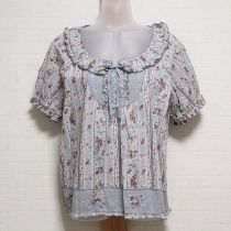 ブルーグレーライラックストライプpt刺繍入りブラウス