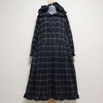 グリーンフード付きネルチェックワンピース