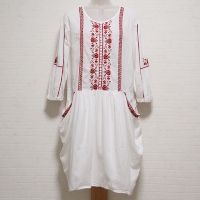 白フォークロア刺繍チュニックワンピース
