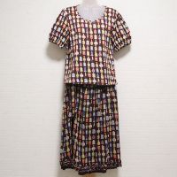 ボルドー香水瓶カットソー&シフォンスカート