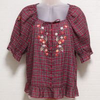 赤チェックチェリー刺繍ブラウス