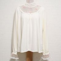 生成刺繍入りチュール使いハイネックカットソー