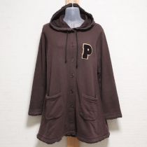 こげ茶ロゴ刺繍フリル付きスウェットパーカー