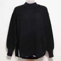 黒鈴蘭モチーフハイネックセーター