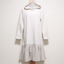 グレージュ系裾プリーツカットソーワンピース【3(9号)】