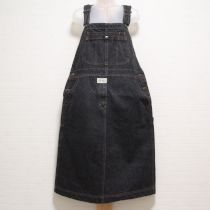 黒サロペットスカート