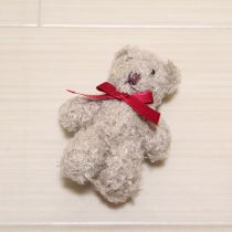 ベージュ系くまコサージュ