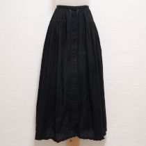 黒挟みレースローンスカート