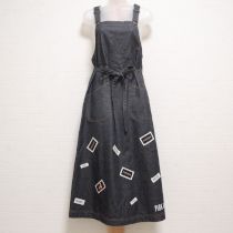 黒ネーム使い巻きジャンパースカート