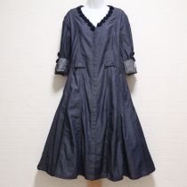 紺モチーフ付きロールアップワンピース