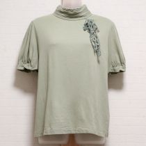薄荷リボンコサージュ付きハイネックカットソー【L】